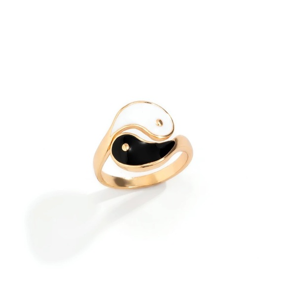 Vintage Yin Yang Tai Chi Enamel Gold Ring - Picture 3 of 5